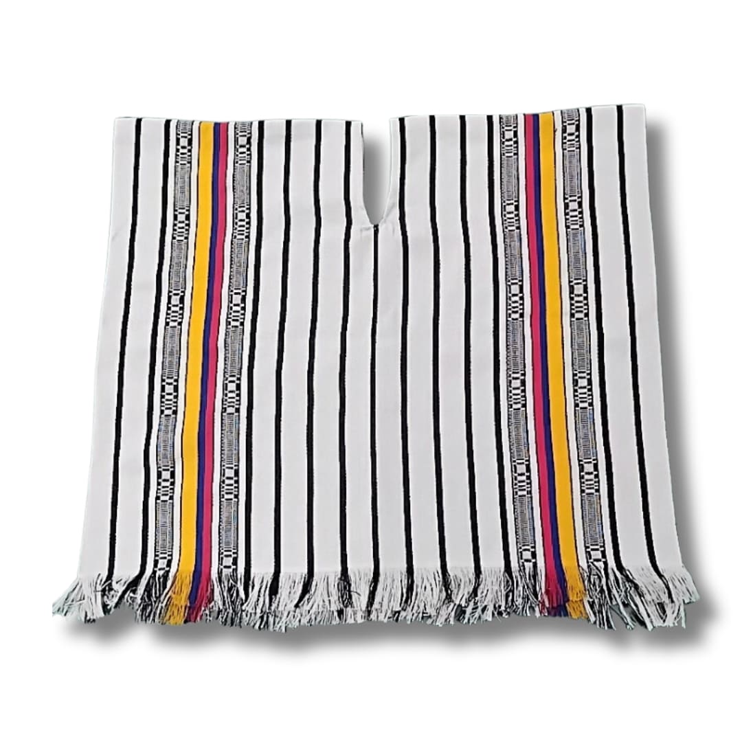Poncho en algodon blanco con rayas negras y bandera